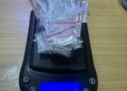 Modus Licik Pengedar Sabu Dibungkus Permen Terbongkar! Polisi Serang Gerebek Rumah Pelaku, Amankan 50 Paket Siap Edar