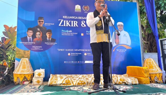 Peusijuk Pers Nasional! Ketua PWI Pusat Akhmad Munir Disambut Adat Aceh di Momentum Maulid Nabi, Serukan Jurnalisme Beretika dan Bersatu