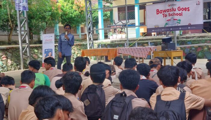 Bawaslu Kabupaten Serang Sapa Pelajar: Cetak Generasi Anti Politik Uang Lewat Program ‘Goes To School’ Perdana di SMAN 1 Padarincang