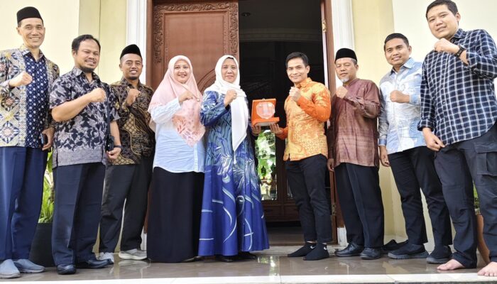 DPTD PKS Cilegon Jalin Silaturahmi ke Rumah Ratu Ati, Perkuat Sinergi Bangun Kota Tanpa Sekat Politik