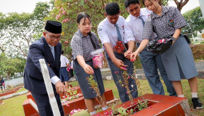 Gubernur Andra Soni Kobarkan Semangat Pahlawan: Tegaskan Generasi Muda Harus Lanjutkan Perjuangan Menuju Banten Maju dan Bebas Korupsi