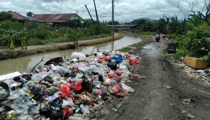 TPS Sudah Dipindah, Sampah Masih Menggunung! Pasar Kranggot Dikepung Bau Menyengat, Warga Geram Minta Pemerintah Turun Tangan
