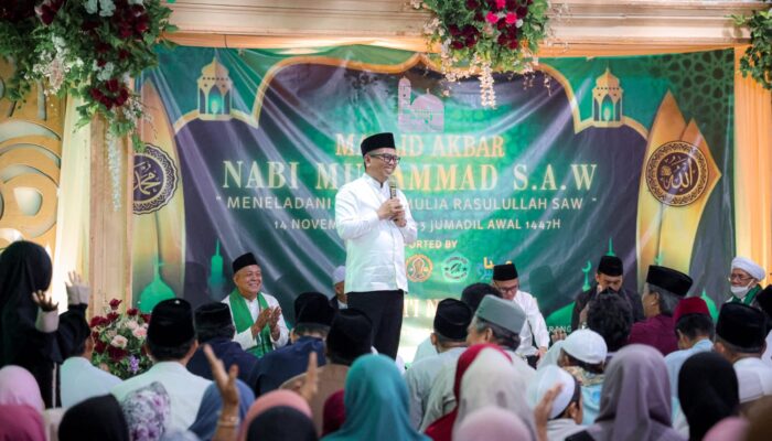 Maulid Nabi di Kampung Sendiri, Andra Soni ‘Pulang’ ke Larangan dan Boyong Sejuta Berkah untuk Warga