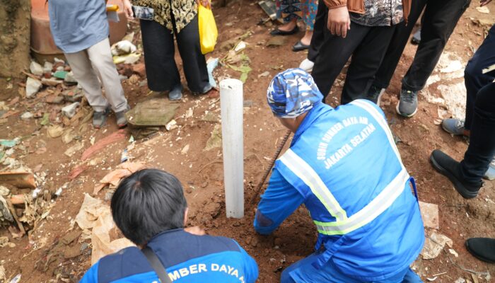 BPN DKI Tancapkan Patok di Bantaran Ciliwung Rawajati, Normalisasi Dikebut untuk Akhiri Banjir Ibu Kota