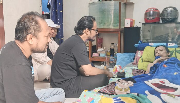 Wakil Wali Kota Cilegon Jenguk Wartawan Sakit, Bawa Bantuan Hingga Janji Datangkan Dokter Pribadi