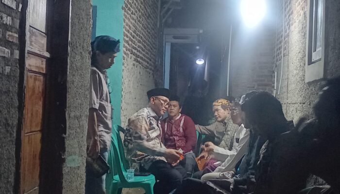 Tangis Kehilangan Iringi Kehadiran Helldy Agustian: Mantan Wali Kota Cilegon Lepas Kepergian Sahabat Sejatinya, Supriyadi