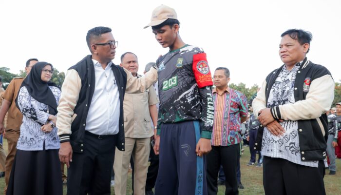 Gubernur Andra Soni Tegaskan Perang Total Lawan Tawuran Pelajar: Banten Bangun Generasi Berkarakter di Markas Yonif 203/AK