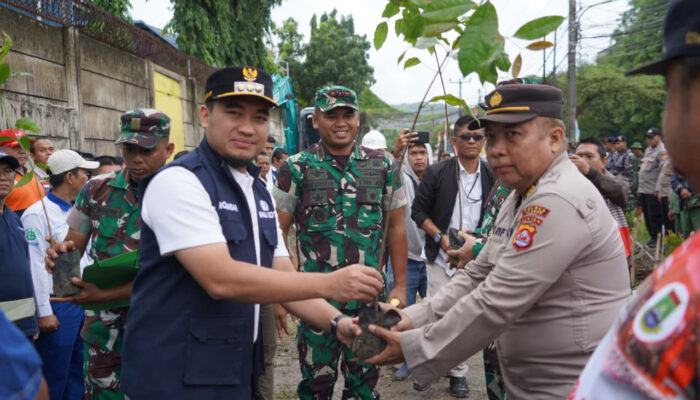 KTI Tanam 1.500 Pohon, Wali Kota Robinsar Gaungkan Keseimbangan Industri dan Alam di Cilegon