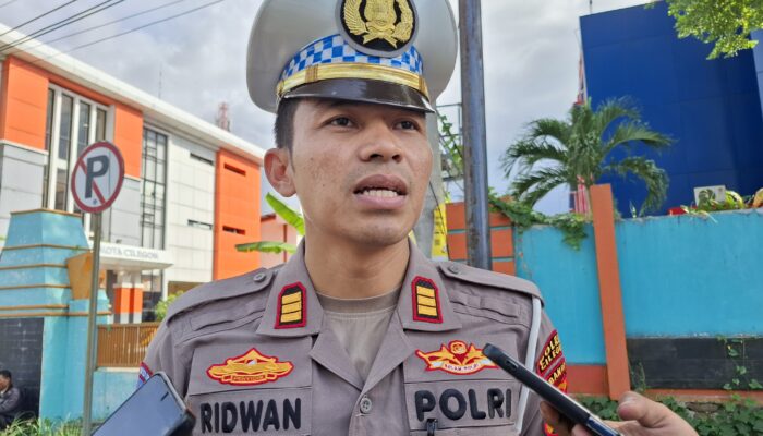 Atasi Kemacetan Akibat Antrean BBM, Satlantas Polres Cilegon Turun Tangan: Rekayasa Lalin Digelar, Penambahan SPBU Dibahas