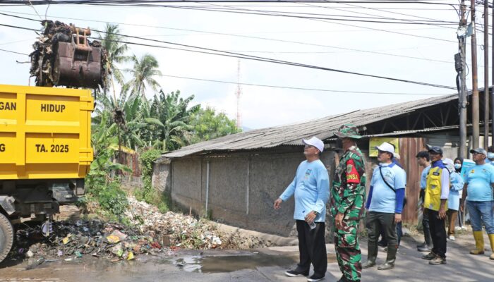 Bupati Serang Turun Tangan! Sungai Cikubang Dibersihkan Besar-besaran Jelang Nataru untuk Cegah Banjir