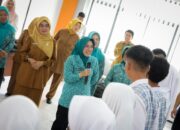 PKK Geber Revolusi Karakter Pelajar Banten: Program “PKK Mengajar” Resmi Dilepas Tinawati Andra Soni