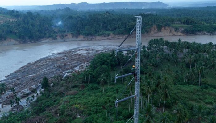 Aceh Gelap Darurat! Enam Tower Runtuh, PLN Angkat 35 Ton Material via Heli demi Hidupkan Listrik Kembali