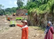 Bukit Gerem Terkoyak! Warga Ngamuk, Galian C Diduga Ilegal Dianggap Ancam Keselamatan