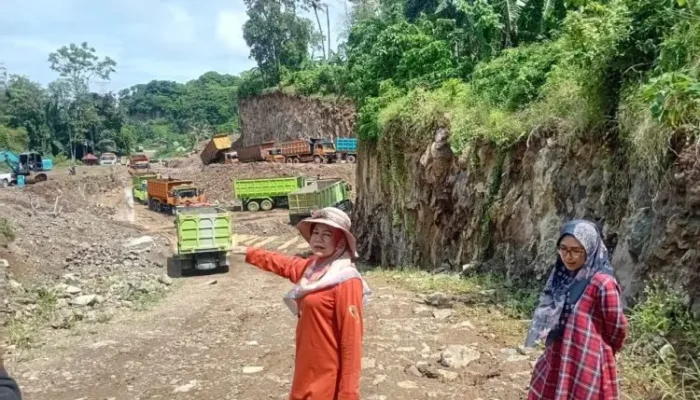 Bukit Gerem Terkoyak! Warga Ngamuk, Galian C Diduga Ilegal Dianggap Ancam Keselamatan
