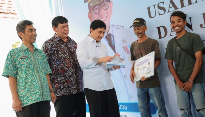 Wagub Dimyati Gelontorkan Rp24,3 Miliar, Warning Keras: Jangan Buat Beli HP, Ini Modal Usaha