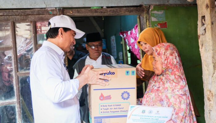 Wagub Banten Turun Tangan: 13 Rumah Nyaris Roboh di Pandeglang Diselamatkan, UMKM dan Pesantren Ikut Disokong