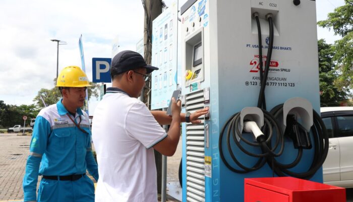 PLN Siaga Total! 225 SPKLU Nonstop 24 Jam Amankan Perjalanan Kendaraan Listrik Saat Nataru di Banten