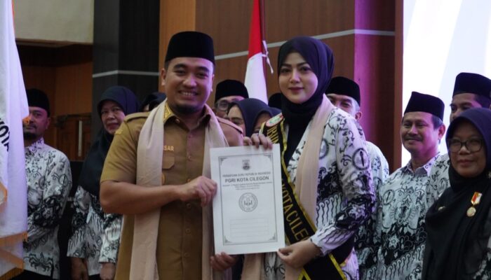 Istri Wali Kota Cilegon Resmi Nahkodai Bunda Guru PGRI, Robinsar Tegaskan Pendidikan Tak Boleh Tergadaikan