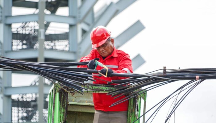 Cilegon Bersih dari Kabel Semrawut! Robinsar Pastikan Akhir Januari 2026 Tiang dan Kabel Udara Lenyap