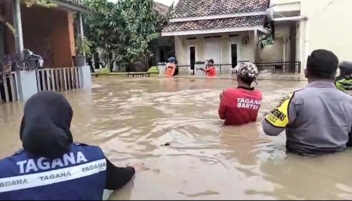 Sungai Cibeber Jebol, 1.200 Warga Mengungsi
