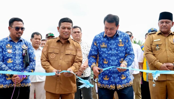 Bang Andra Tembus Desa, Jalan 3 Desa di Tangerang Akhirnya Mulus
