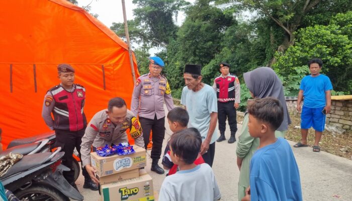 Polres Serang Turun Tangan, Trauma Healing dan Bansos untuk Korban Banjir Cidurian