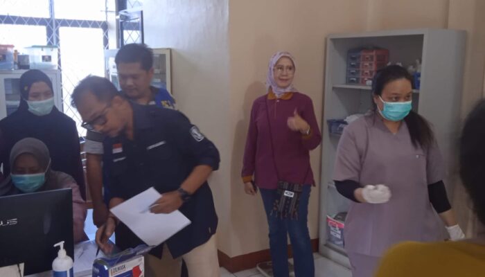 Dinkes Cilegon Siaga Penuh Tangani Puluhan Warga Terdampak Gas Oranye PT Vopak