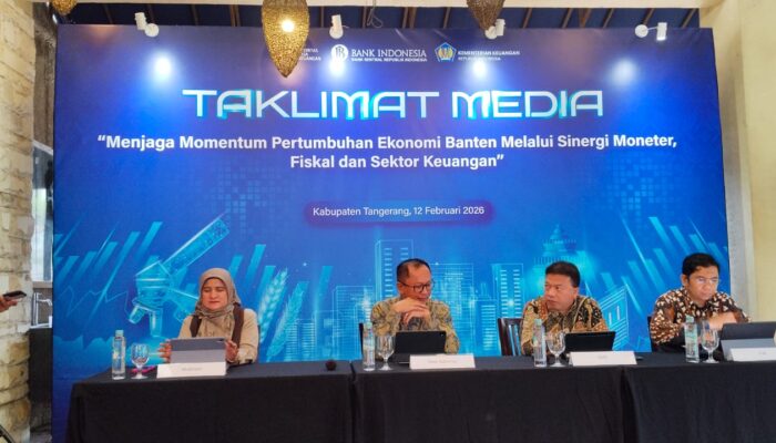 Terjepit Modal, Warga Terjerat Bank Emok: OJK Banten Dorong Akses Keuangan Mikro Resmi