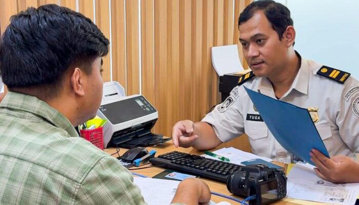 Imigrasi Cilegon Buka Paspor Simpatik di Tengah Ramadhan, Warga Serbu Citimall