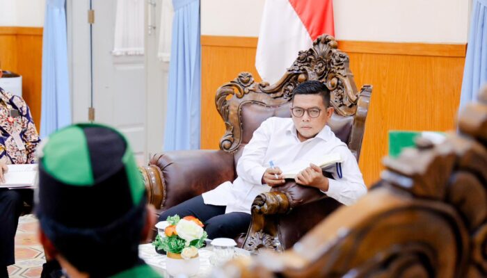 Gubernur Andra Soni Tegaskan Tak Anti Kritik Saat Dialog dengan HMI Banten