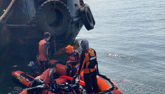 ABK Tongkang Batu Bara Terjatuh di Perairan Puloampel, Ditemukan Meninggal Dunia oleh Tim SAR