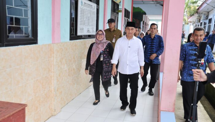 Dimyati Tinjau Sekolah di Lebak–Pandeglang, Tekankan Fasilitas Layak dan Pendidikan Berkualitas