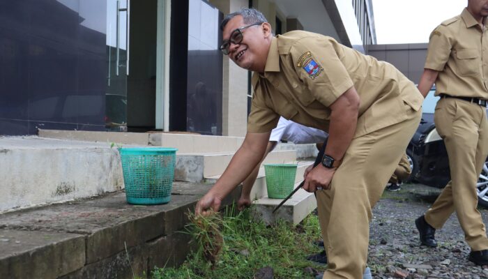 ASN Pemkab Serang Kompak Bersih-Bersih, Gerakan Indonesia Asri Digelar Serentak