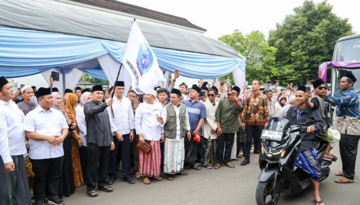 Wagub Banten Lepas 1.200 Santri ke Lirboyo, Tegaskan Ulama Kunci Kejayaan Daerah