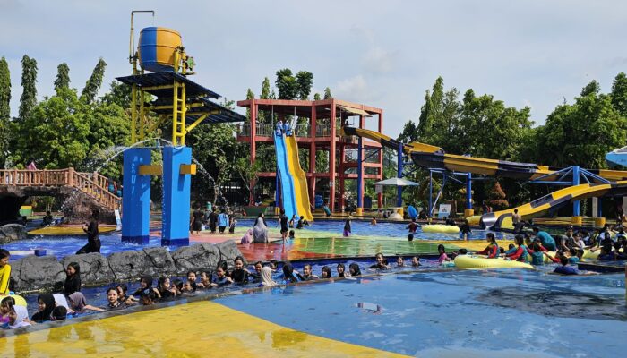 Libur PascaleBaran, Krakatau Water World Jadi Tujuan Favorit Ribuan Wisatawan
