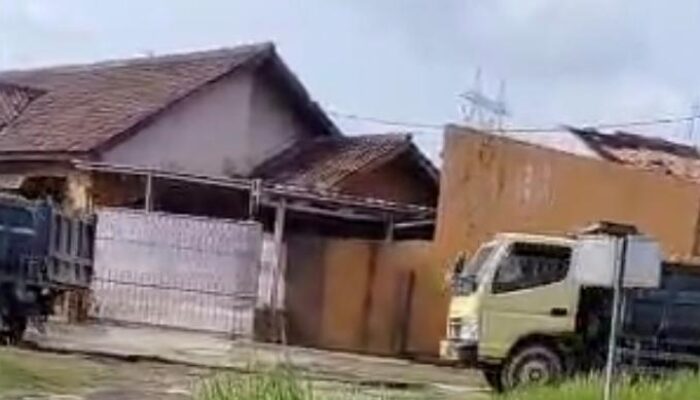 Proyek Pengurukan Sawah H. Arief Ali Rahman Diklaim Sudah Dimusyawarahkan, Warga Minta Jalan Diperbaiki