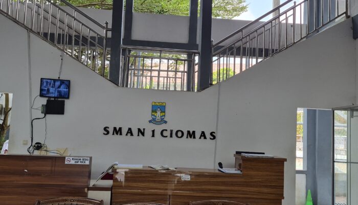 Kepsek SMAN 1 Ciomas Bantah Penahanan SKL, Sebut Sudah Dibagikan ke Siswa
