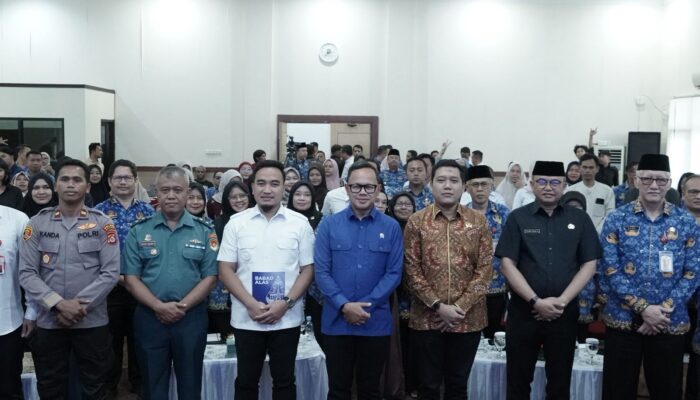 Bedah Buku “Babad Alas”, Robinsar Bongkar Strategi Selamatkan Anggaran Cilegon dari Defisit Rp135 Miliar