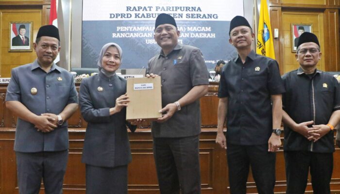 Delapan Fraksi DPRD Kabupaten Serang Setujui Tiga Raperda Usulan Bupati