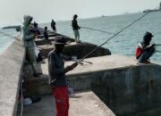 Breakwater Pelabuhan Merak Jadi Lokasi Mancing, ASDP Tegaskan Area Terbatas dan Larang Aktivitas Nonoperasional