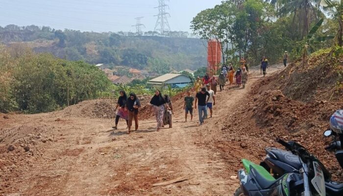 Warga Salira Geruduk Tambang PT Yamika, Sungai Ditutup hingga Makam Terancam