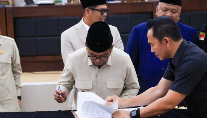 APBD Perubahan Banten Rp9,75 Triliun Disetujui, Andra Soni Dikejar Target Tiga Bulan