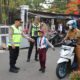 Kapolres Cilegon Turun ke Jalan, Atur Lalu Lintas dan Pastikan Keselamatan Anak Sekolah